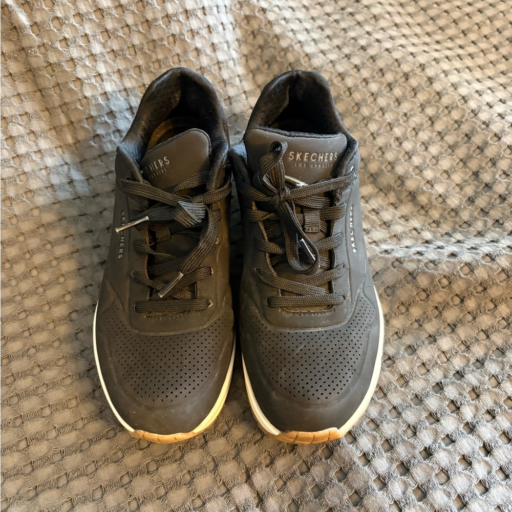 EUC Skechers UNO Women's Black Sneakers sz 7